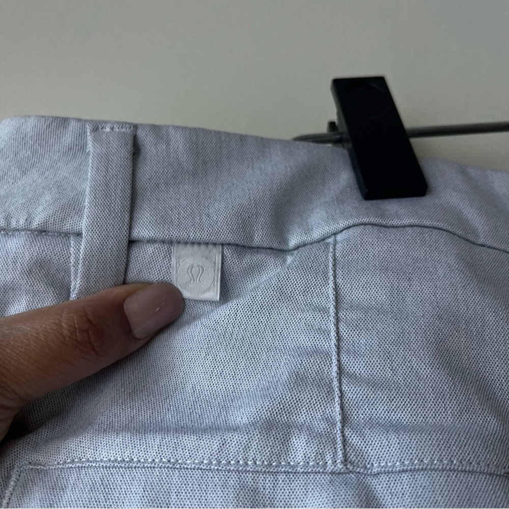 Lululemon Commission Short Qwick Oxford 11" *Relaxed
White / Black - Picture 7 of 10